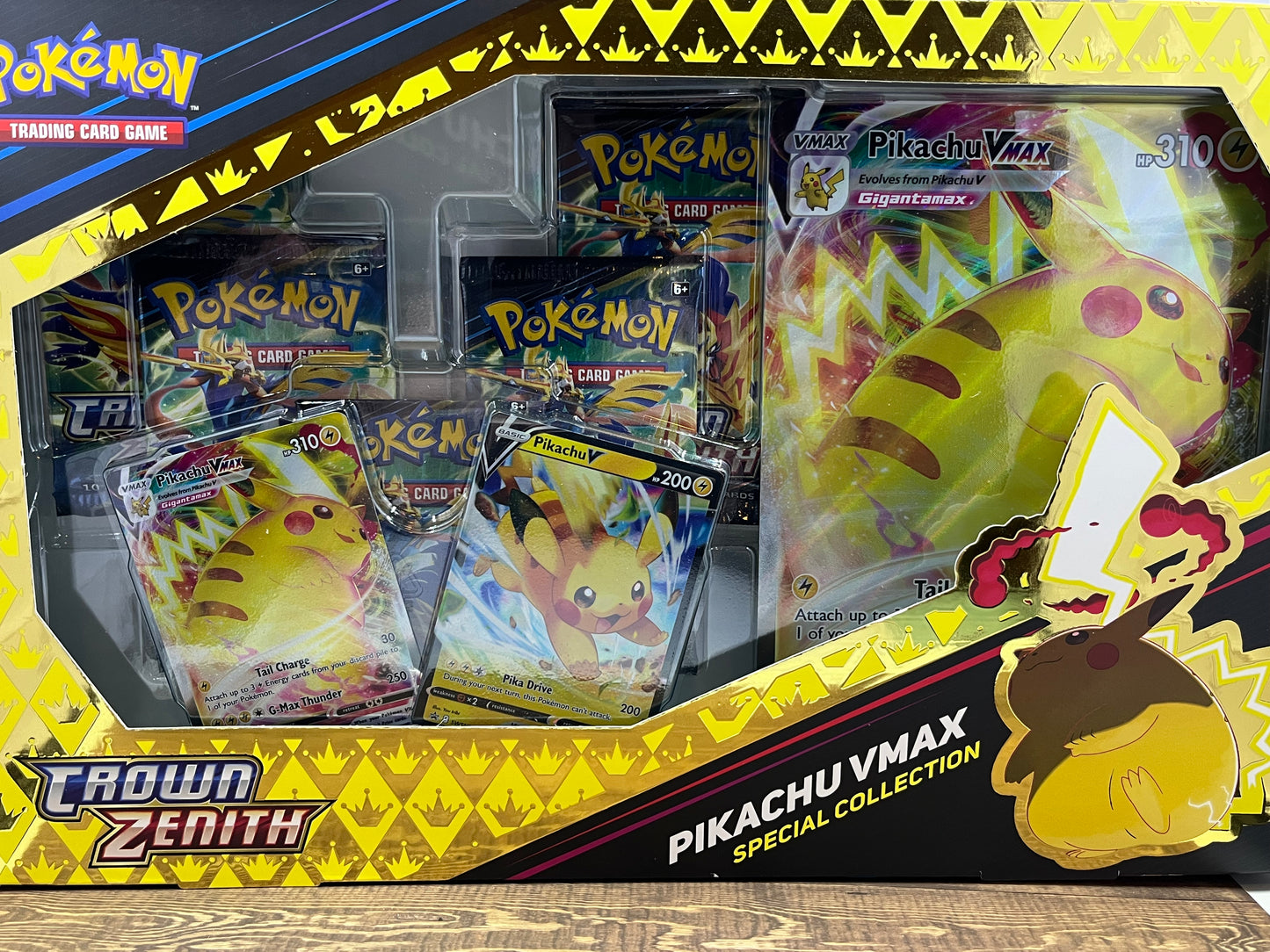 Pikachu VMAX - Crown Zenith Collection Box